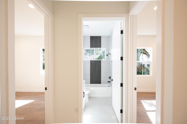 Building Photo - 618 N Duss St