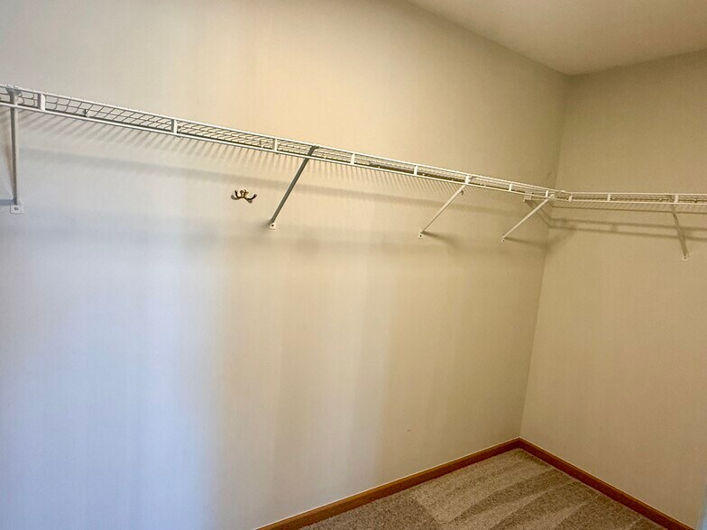 Building Photo - 4681 Grandover Dr