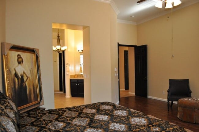 Building Photo - 1223 W Weatherby Way
