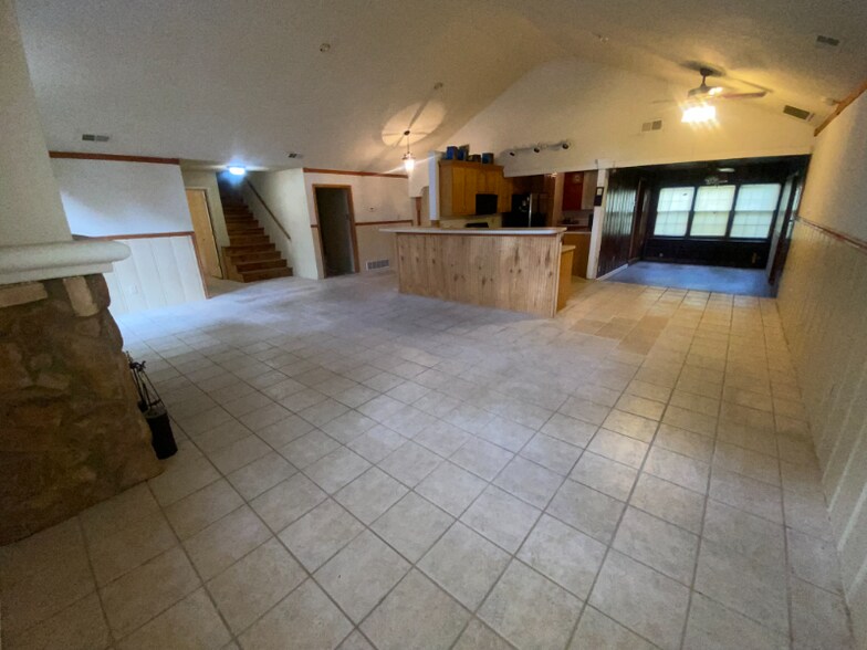 Building Photo - 3277 Barron Ave