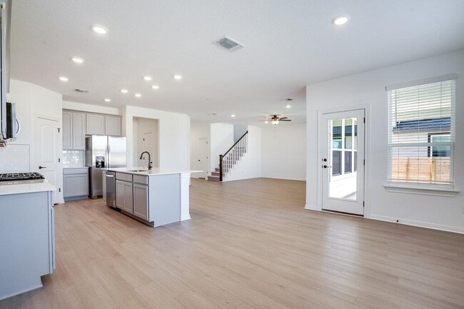 Building Photo - 429 Foresail Rd