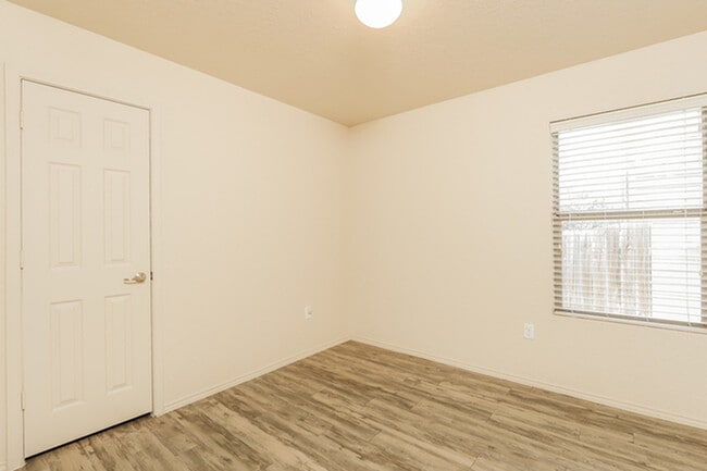 Building Photo - 7002 Heathers Way