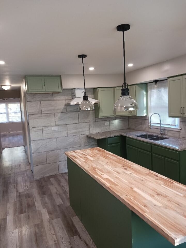 Building Photo - 5424 S Wolcott Ave