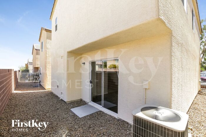 Building Photo - 10436 Coyote Cub Ave