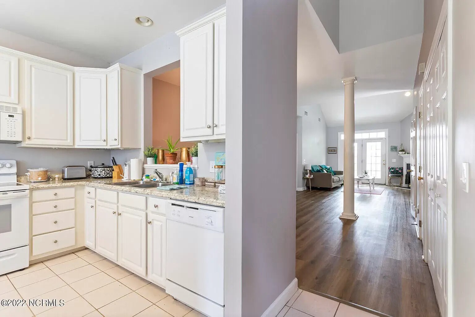 Building Photo - 5006 Carleton Dr