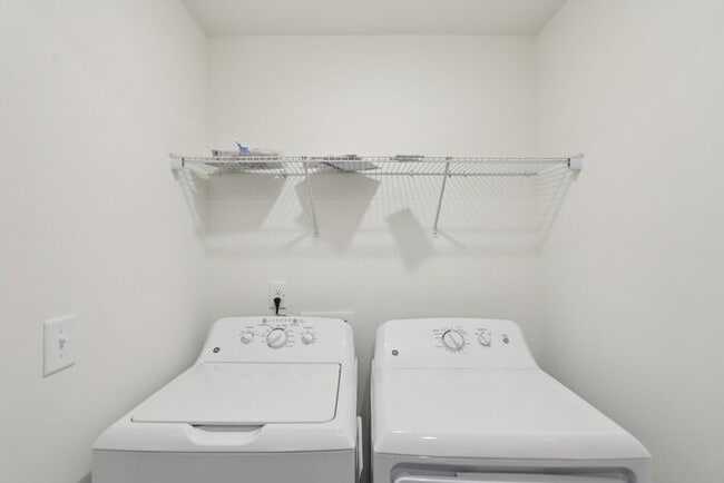 Building Photo - Fantastic 3bd/2.5ba home! Let yourself in!