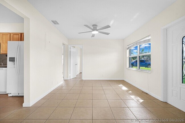 Building Photo - 261 NE 45th St