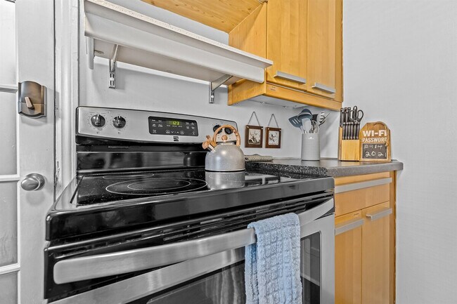 Building Photo - 522 W Hudson Ave