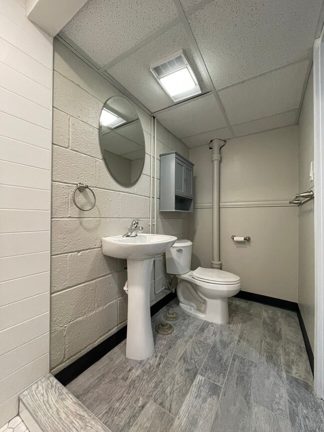 Building Photo - Raymond Avenue Bungalow