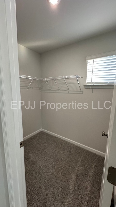 Building Photo - 141 Randwick Ln