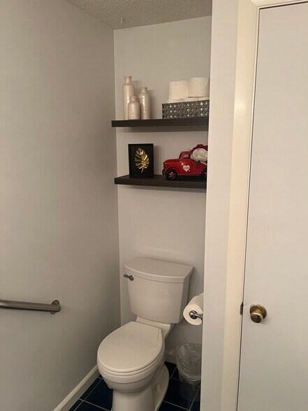 Half Bath - 23 Horizon Hill Rd