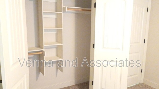 Building Photo - 2703 SW Ledbury Cove