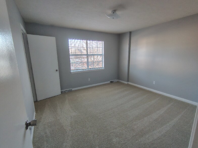Building Photo - 9 Fonda Dr