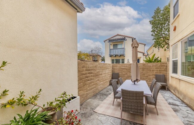 Building Photo - Spacious 3 Bed / 2.5 Bath Home in Chula Vista – Available May 15th