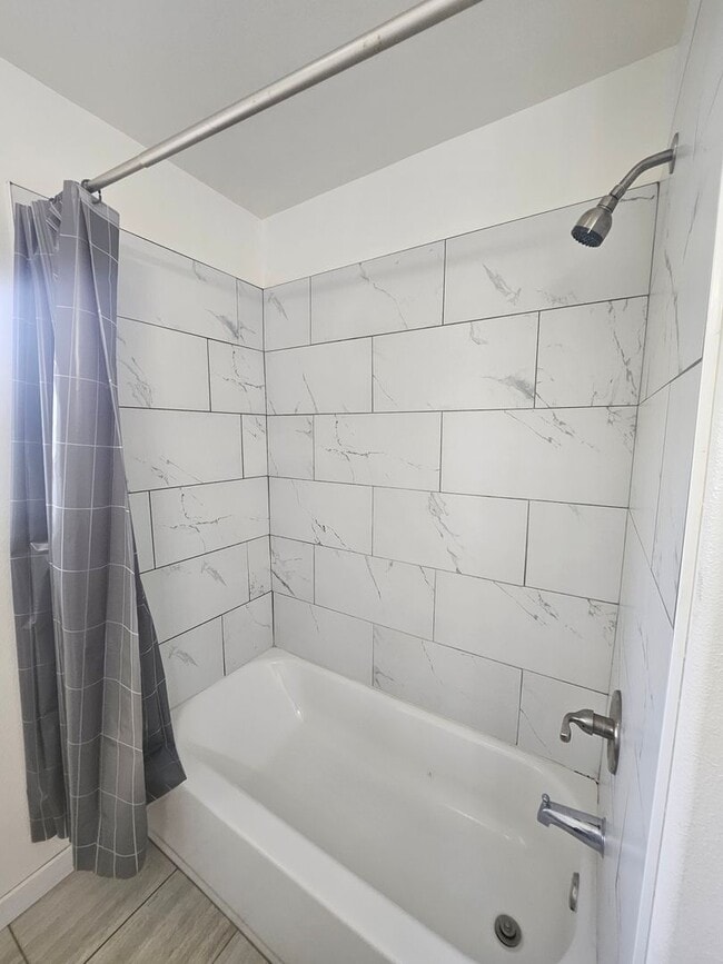 Building Photo - Beautiful and Large Country Home in Kamuela