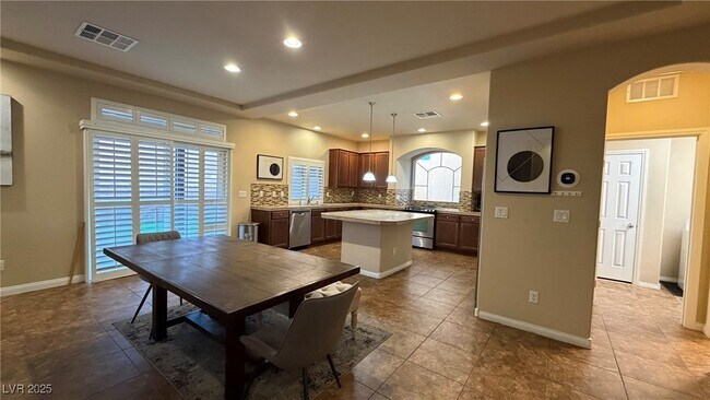 Building Photo - 6451 Parrot Ridge Ct