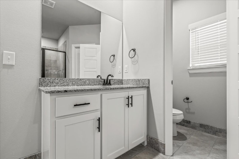 Building Photo - 1050 Sunshine Ct