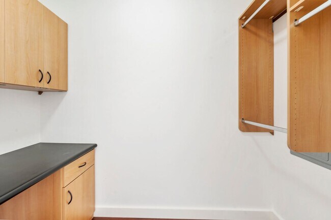 Building Photo - The Civic - 2 bed/2 bath, east facing 16th...