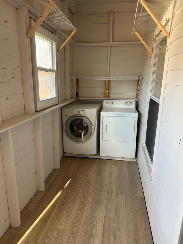 Building Photo - 110 S Valley St