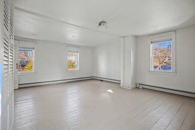 Building Photo - 739 Sergeantsville Rd