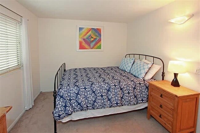 Building Photo - 124 34th St