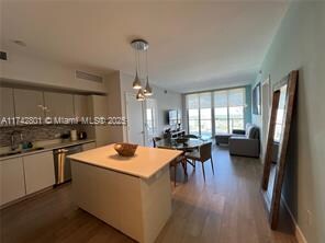 Primary Photo - 2602 E Hallandale Beach Blvd