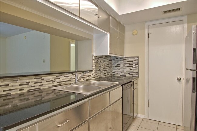 Building Photo - 6489 Hart Ln