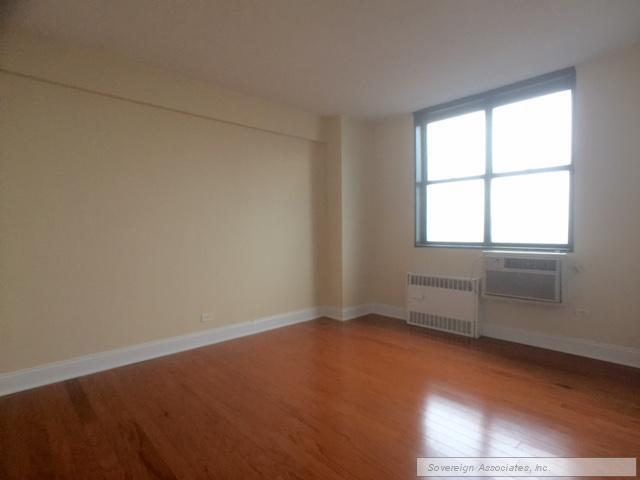 Primary Photo - 3333 Broadway