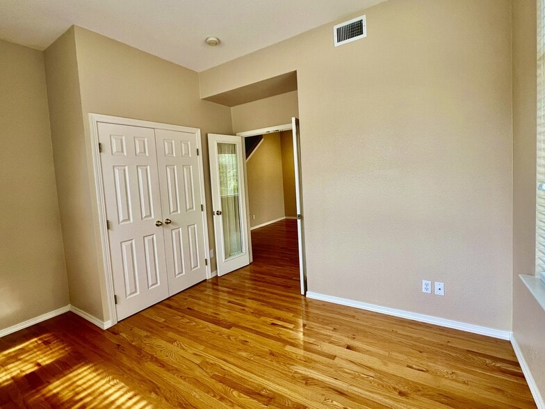 Building Photo - 6502 Silver Mesa Dr