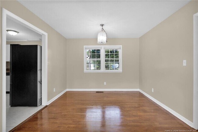 Building Photo - 511 Dandridge Dr