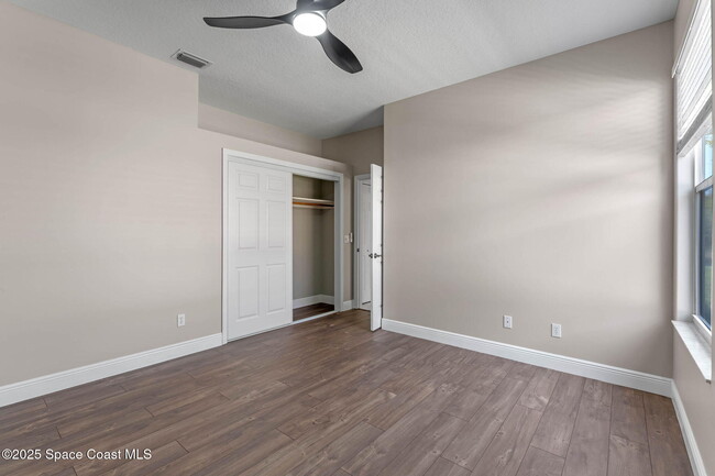 Building Photo - 706 Palmer Way