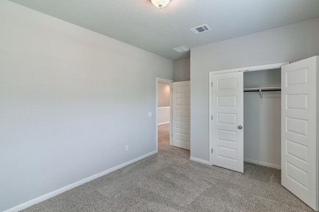 Building Photo - 124 Driftwood Hills Way