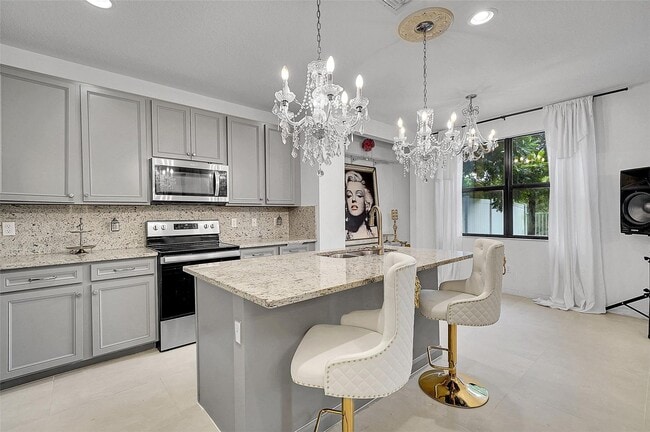 Building Photo - 455 NW 33rd Ln