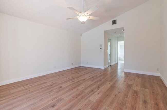 Building Photo - 474 Stonemont Dr