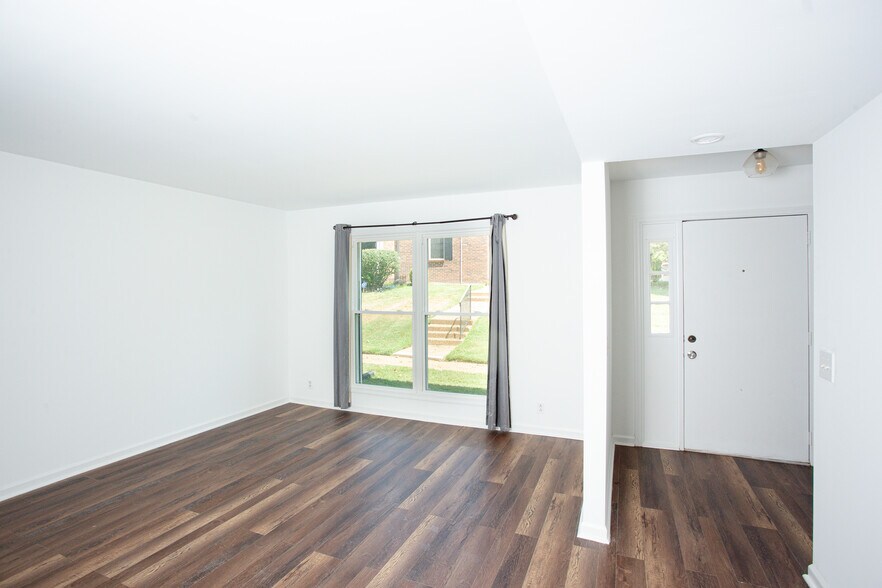 front door - 4001 Anderson Rd