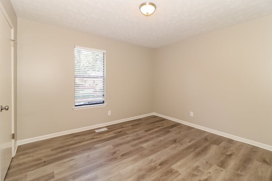 Building Photo - 3824 Princess Ct