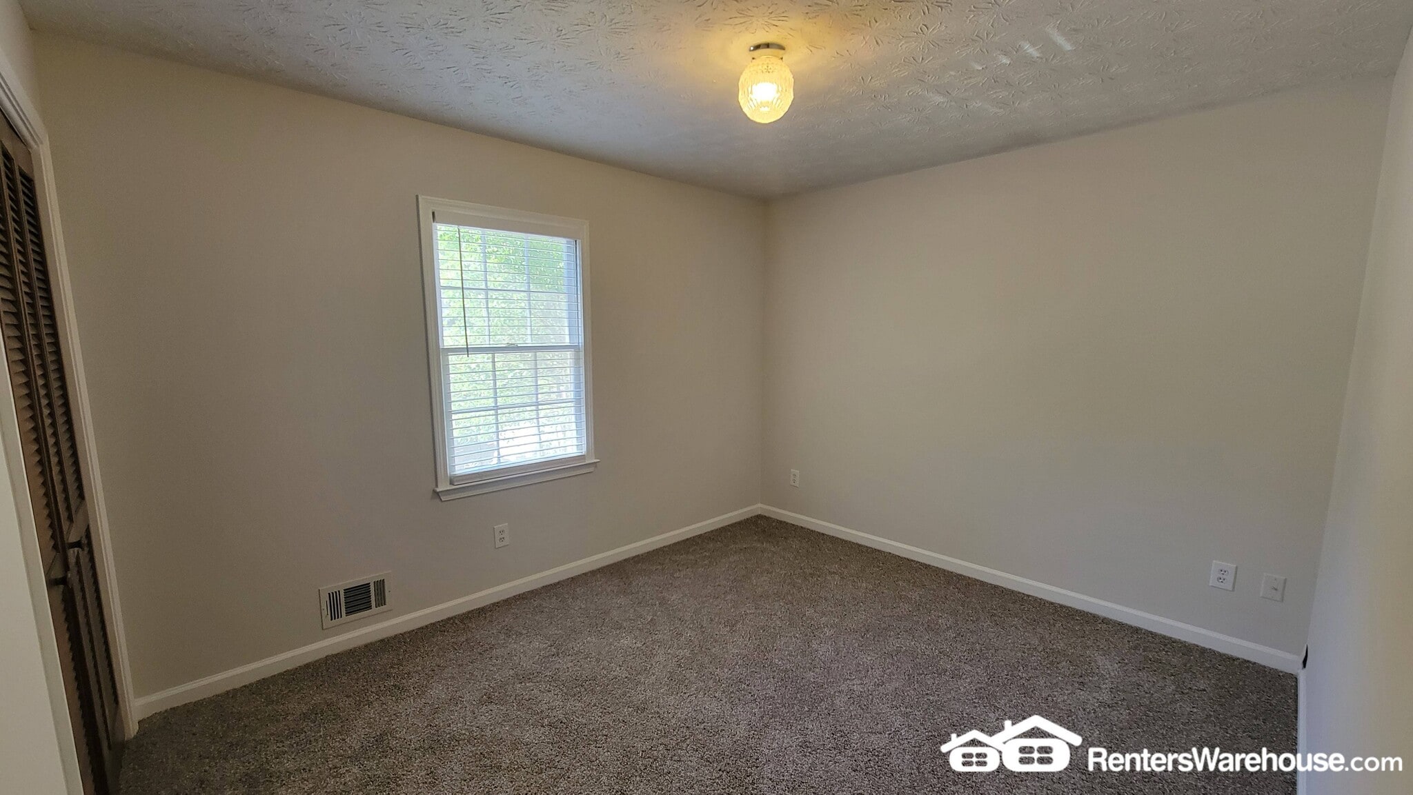 Building Photo - 2532 Mistletoe Ln SW