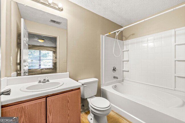 Building Photo - 9202 Fairington Ridge Cir