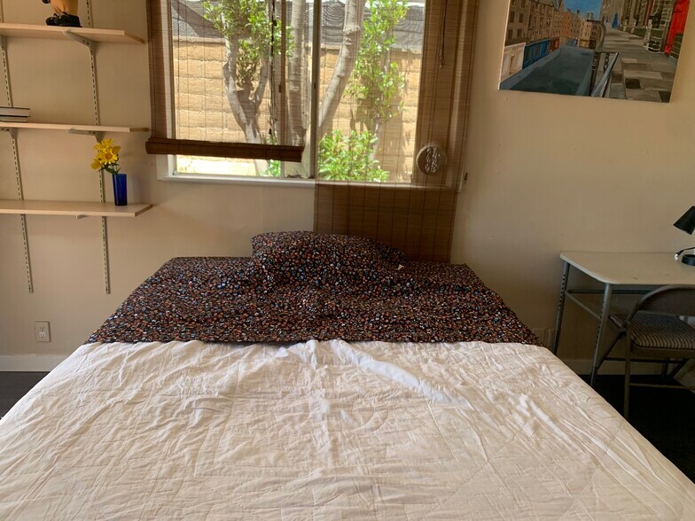 Building Photo - 23465 Via Ronda