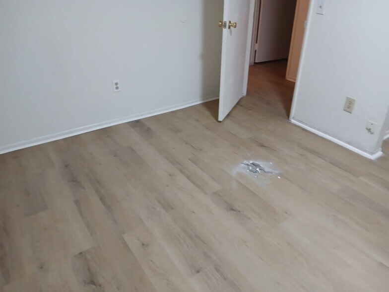 Building Photo - 15999 Orange St