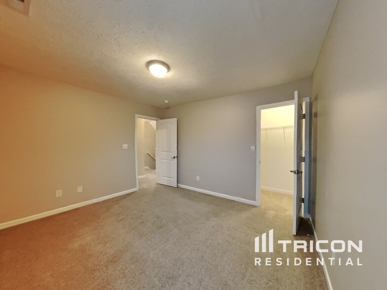 Building Photo - 15 Mossburg Ct