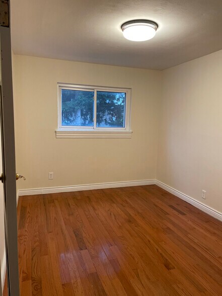 Building Photo - 2789 E 65th St