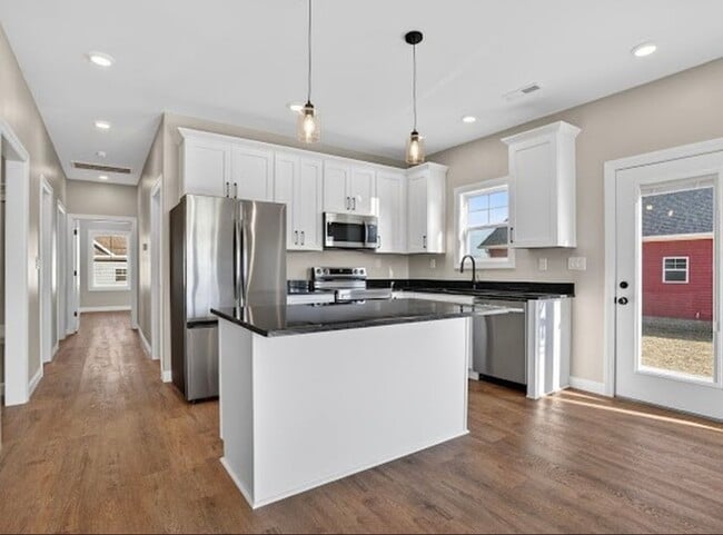 Building Photo - 104 Joiner Ave