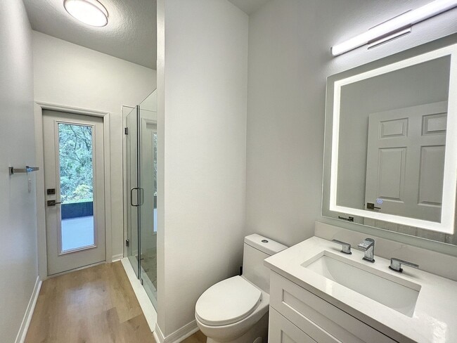 Building Photo - Beautifully Renovated Home in Tampa Palms ...