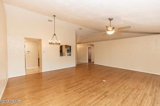 Building Photo - 12 Peruvian Ln