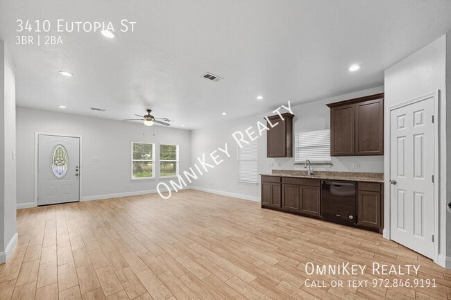 Building Photo - 3410 Eutopia St