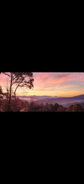 Building Photo - 235 Mountain Ridge