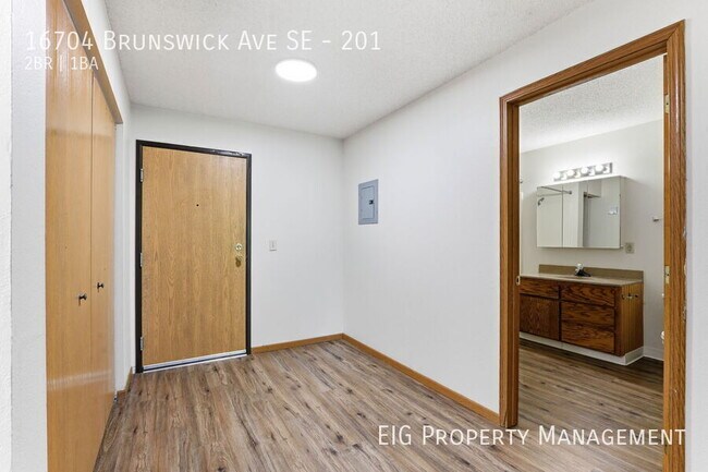 Building Photo - 16704 Brunswick Ave SE