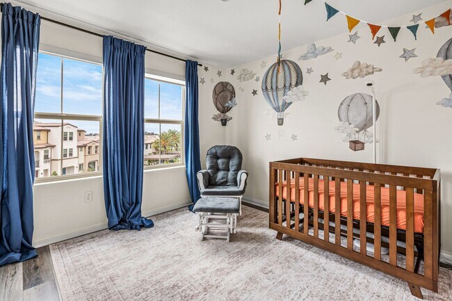 Building Photo - Highly upgraded 3 Bed 3 Bath Townhome with Resort Style Amenities