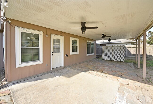 Building Photo - 31106 Pine Bay St